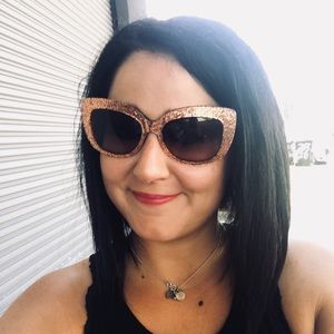 Meet your Posher, Jenn